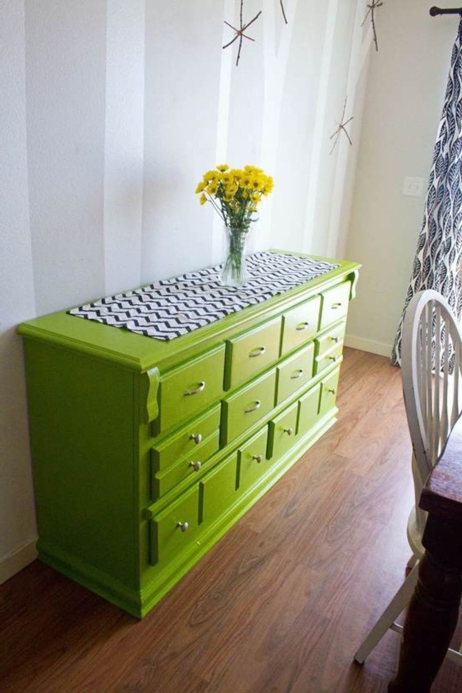 Серебристая краска для мебели