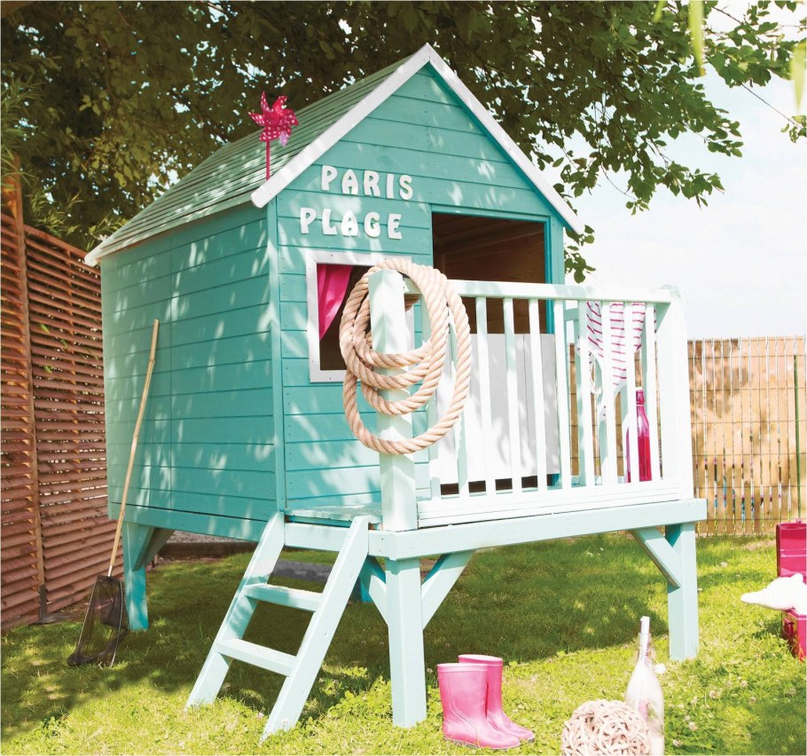 Детский домик на участке