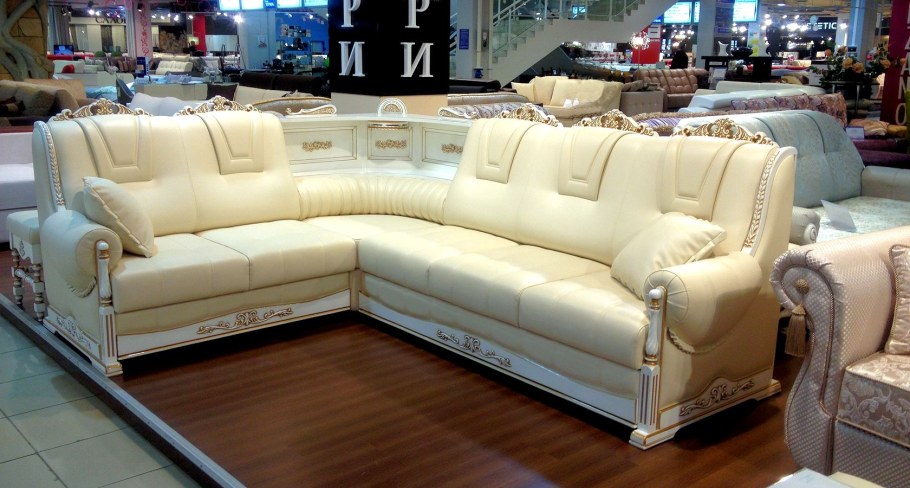 Сборка мягкого дивана