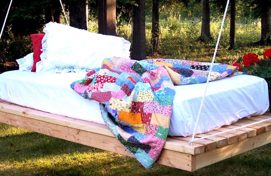 Кровать качели