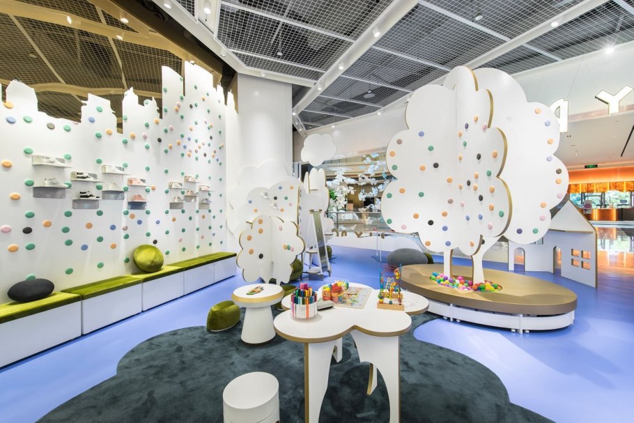 Детский обувной магазин интерьер