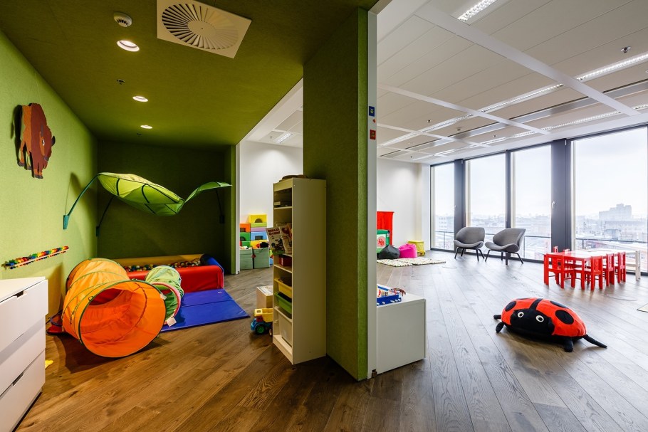 Детская игровая комната в офисе