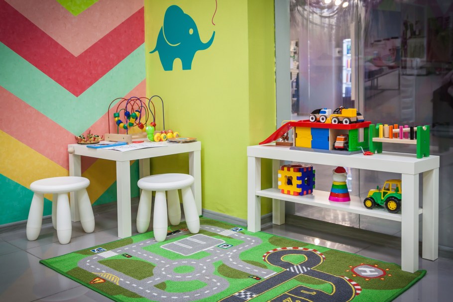 Игрушки для игровой комнаты