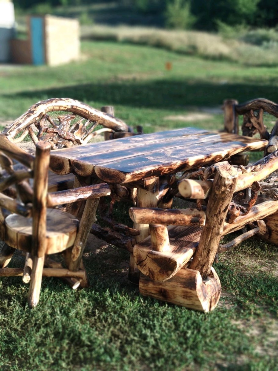 Столы из топляка сосны