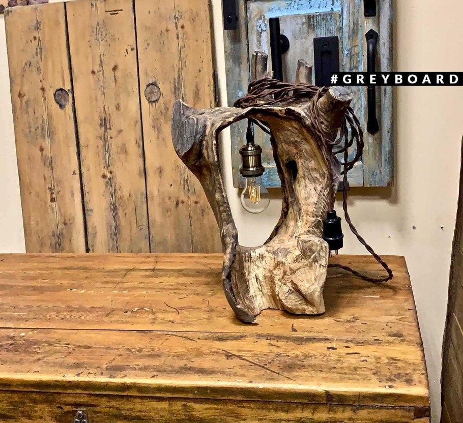 Мебель из коряг