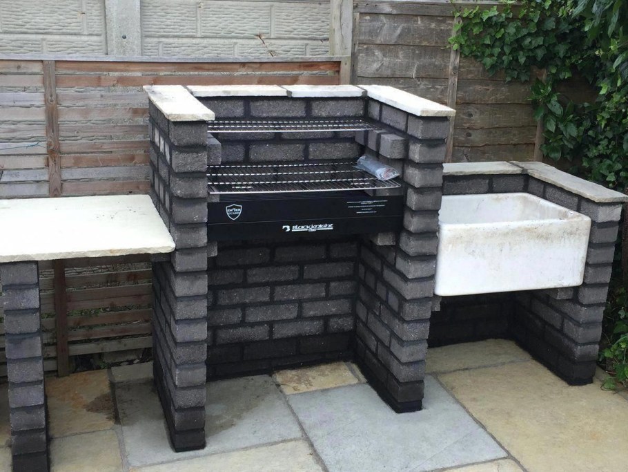 Барбекю из бетонных блоков