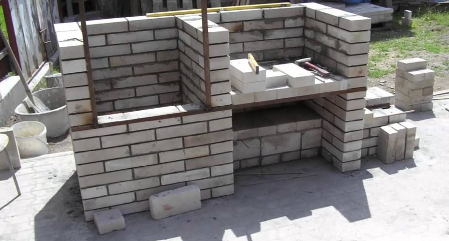 Барбекю из силикатного кирпича