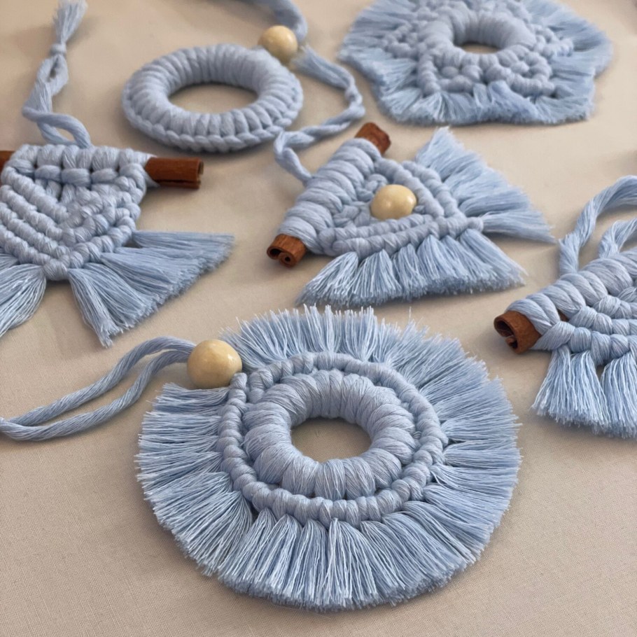 Панно из веток в интерьере