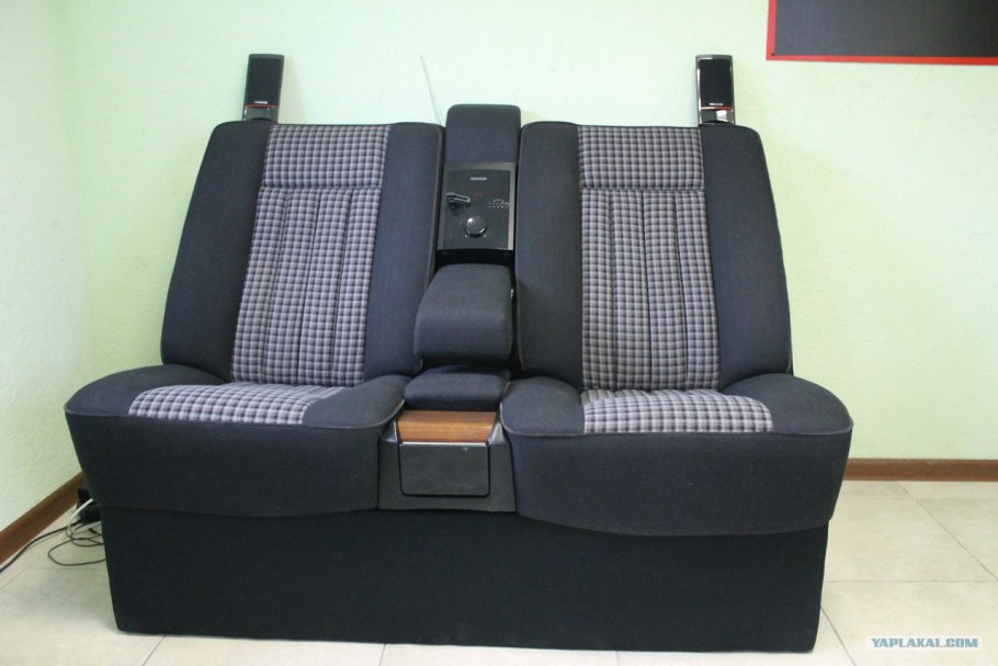 Диван из автомобиля