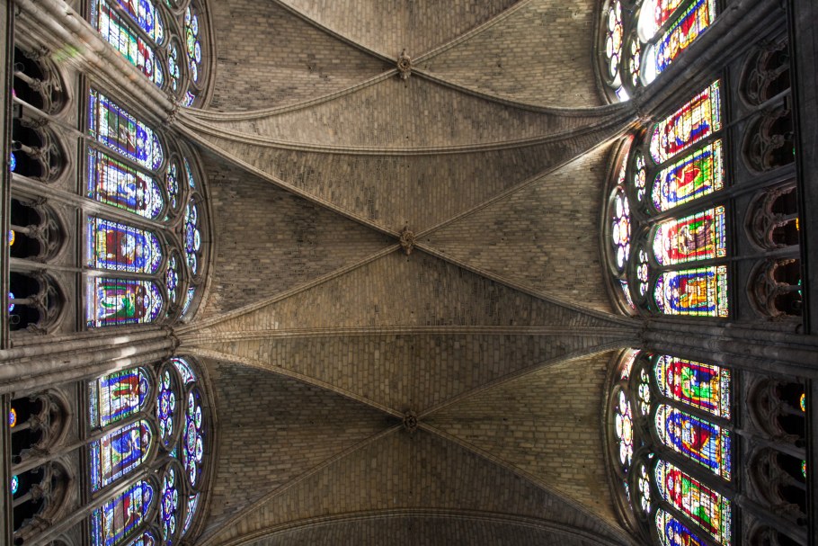 Кессонный потолок Готический собор
