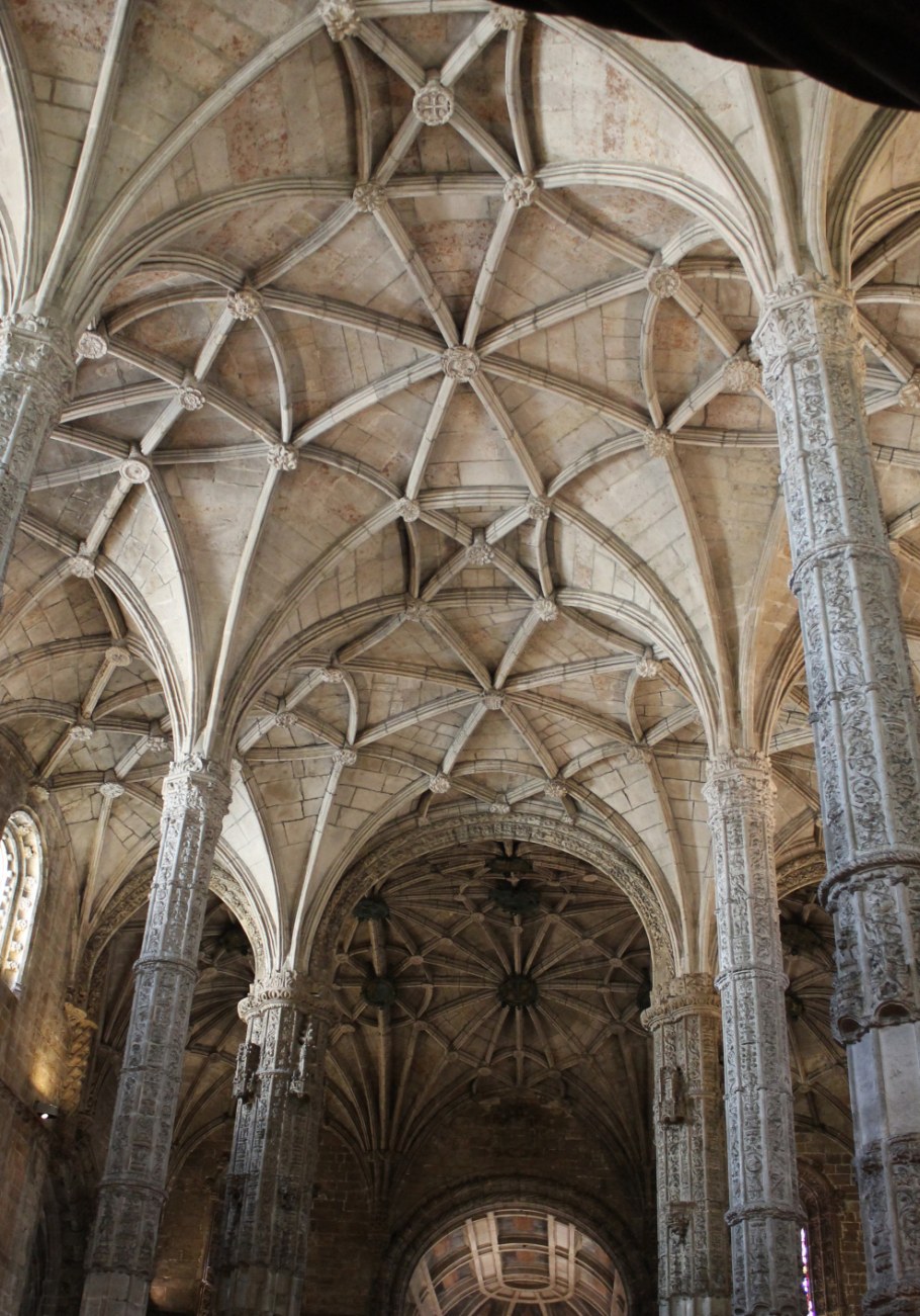 Сводчатые потолки романский стиль