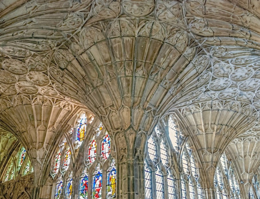 Крестовый нервюрный свод