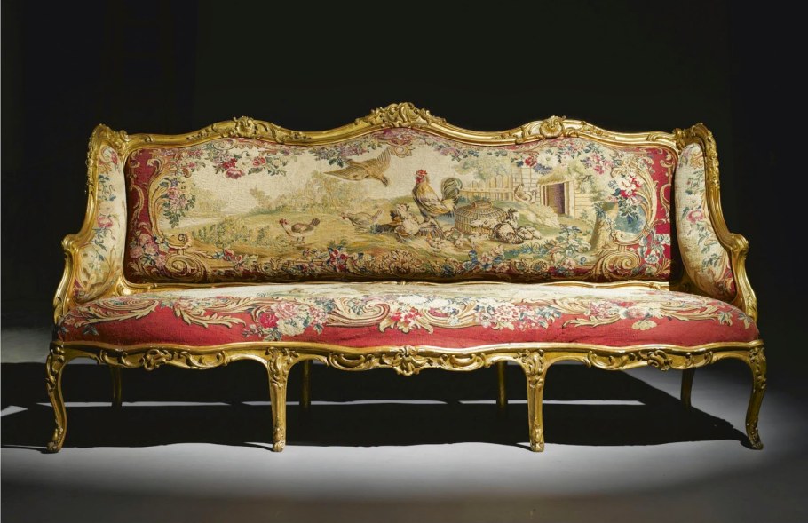 Диваны в гобелене в стиле рококо