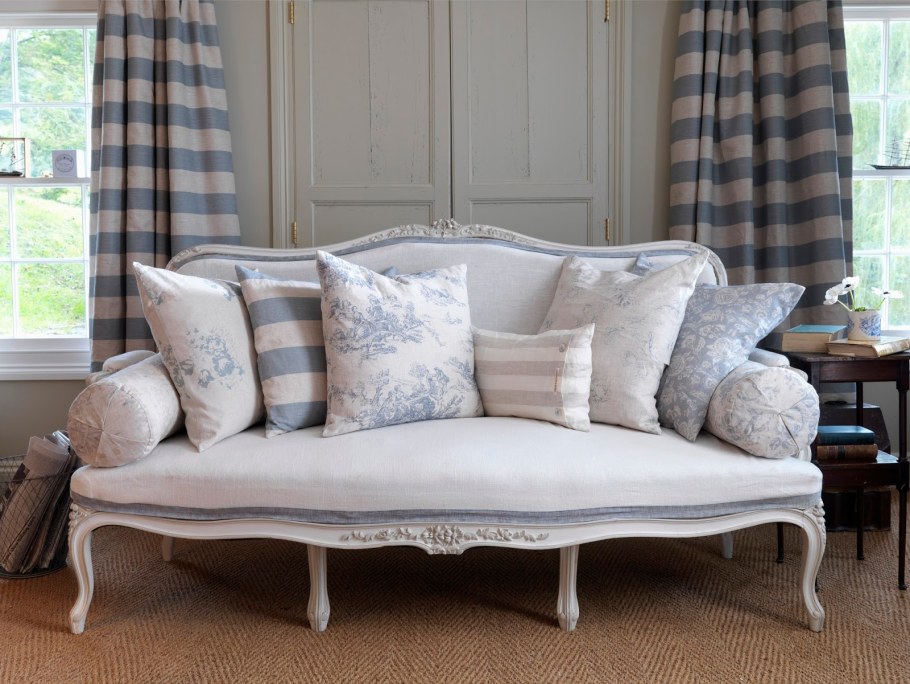 Французский диванчик