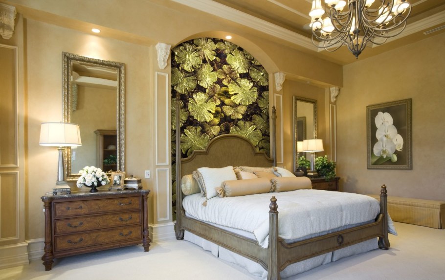 Мужская спальня с пилястрами