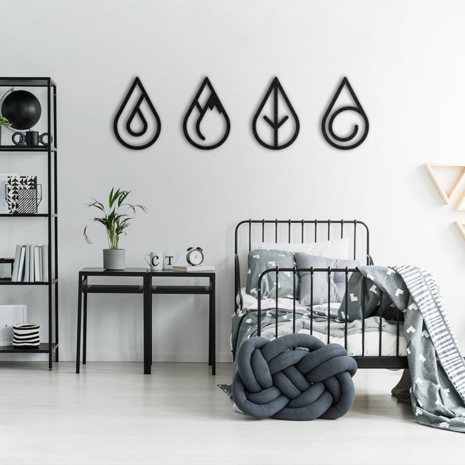 Настенный декор из металла