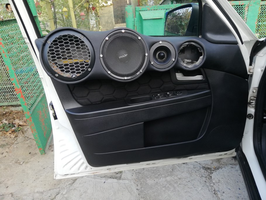 Лада Гранта дверь динамик 16 см