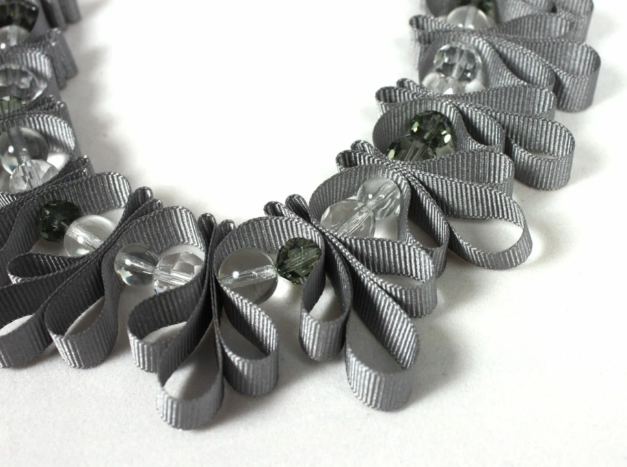 Спиральные украшения из бисера