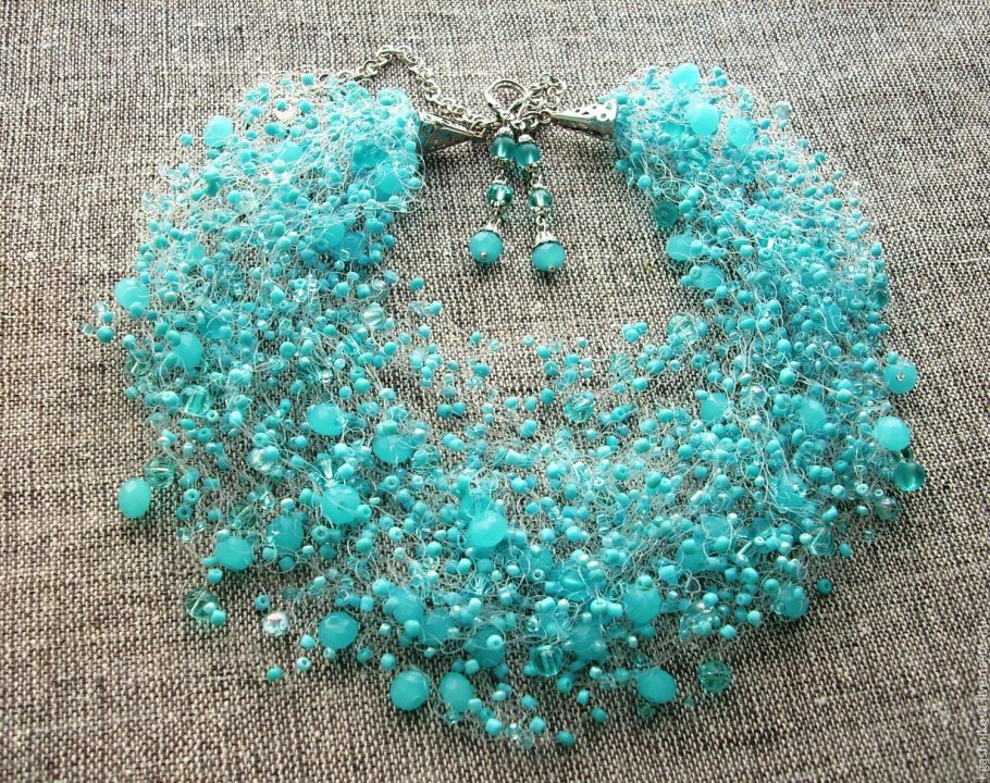Ожерелье из бисера