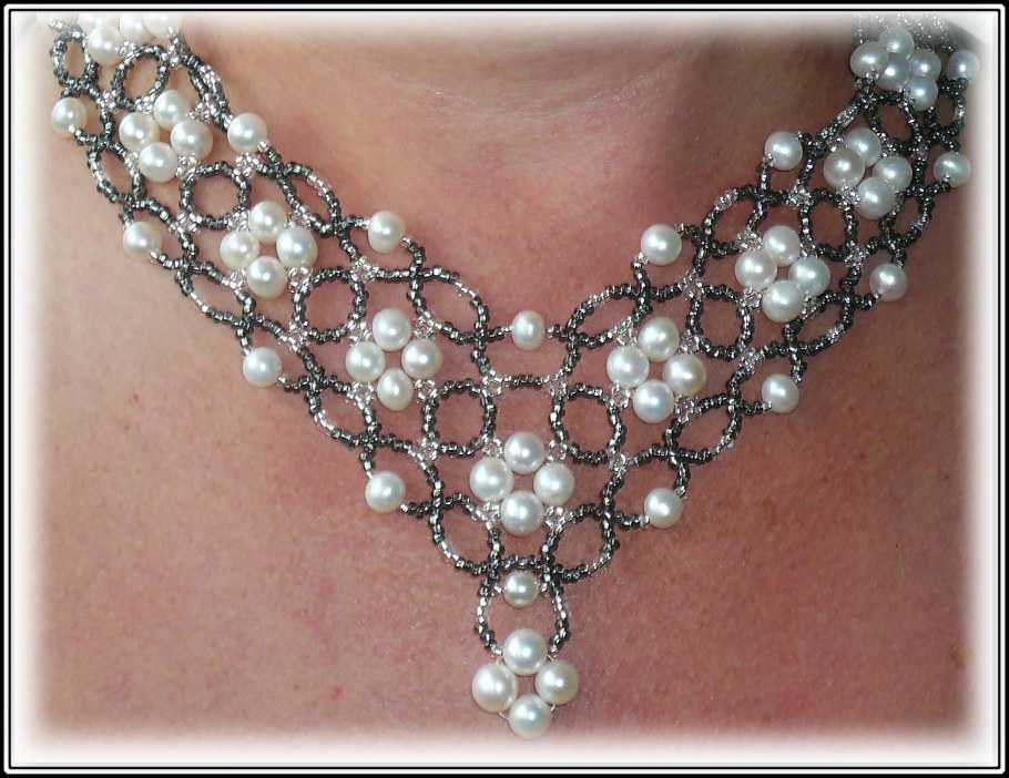 Колье бисер Бусины