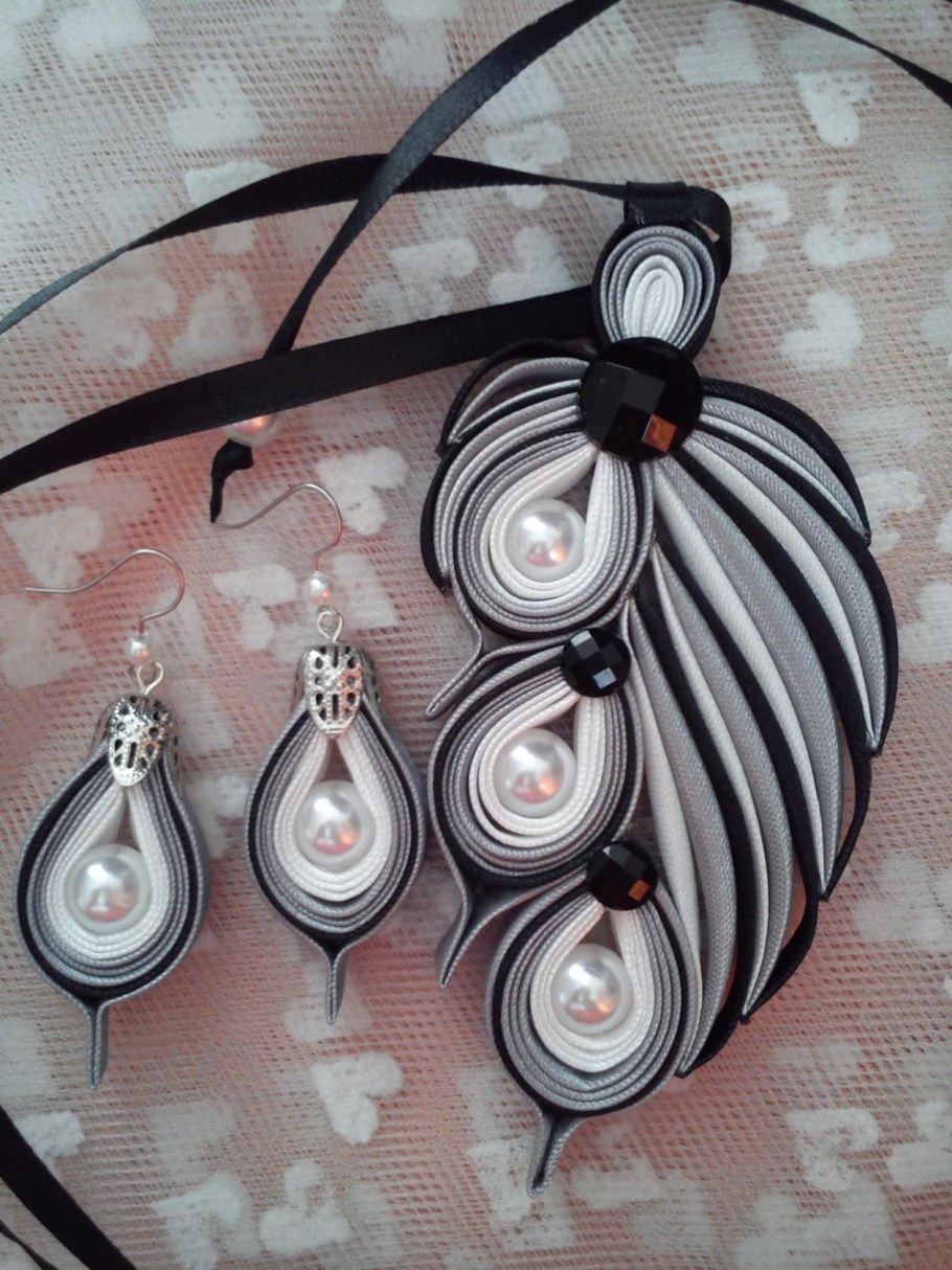 Украшения из лент