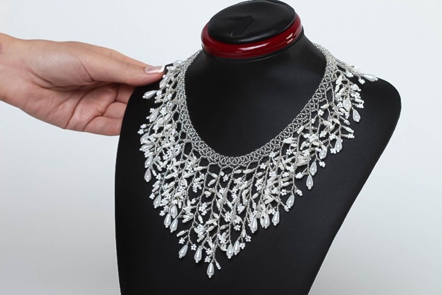 Бисероплетение ожерелье