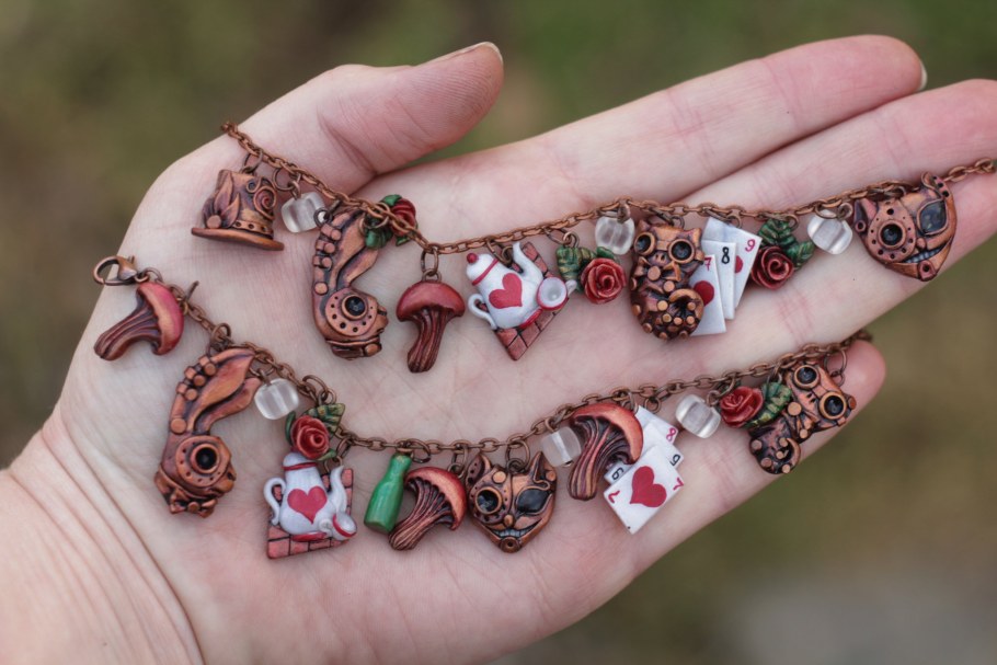 Бижутерия на лентах