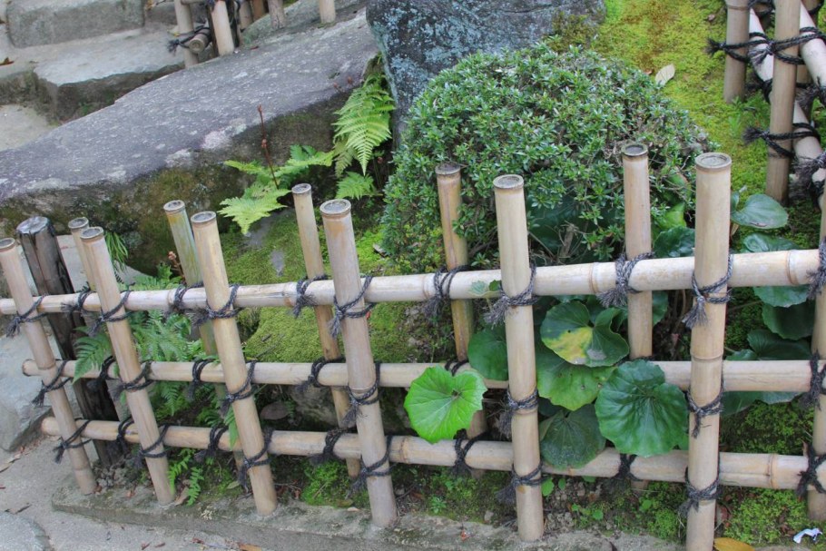 Мини забор для клумб