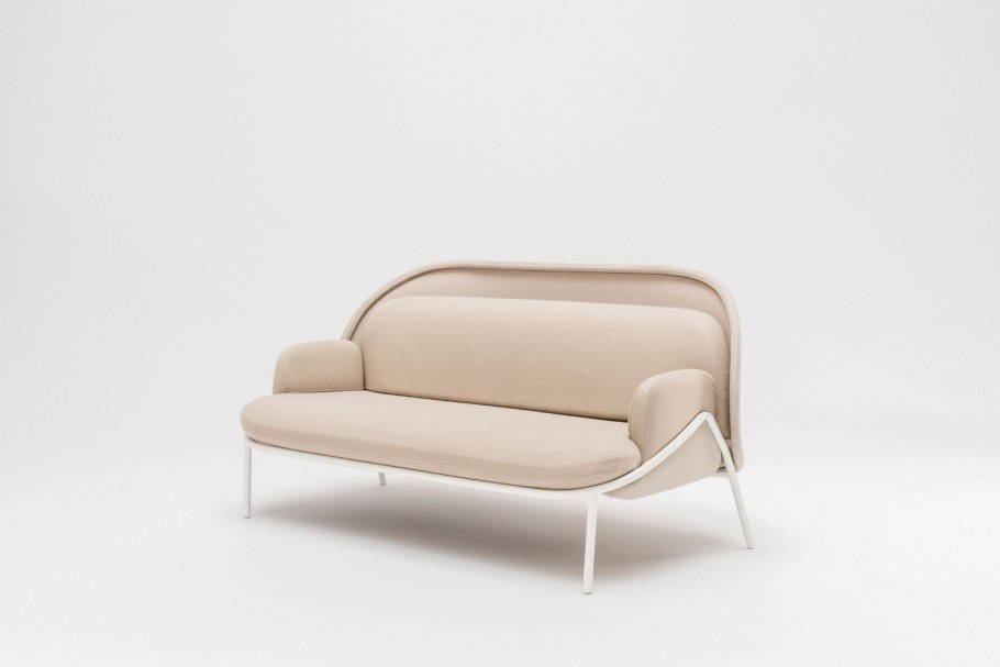 Большой кожаный п образный диван