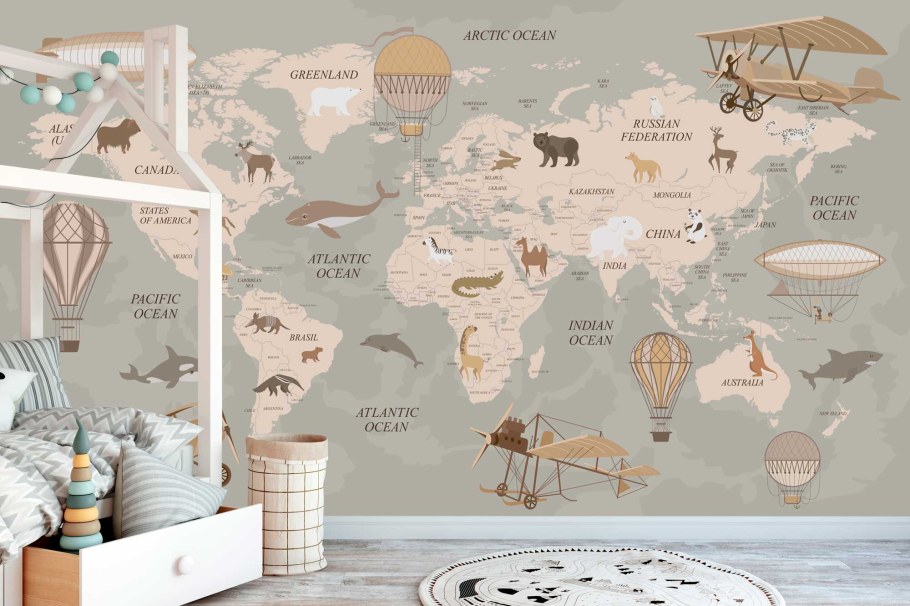Детская комната с картой мира на стене