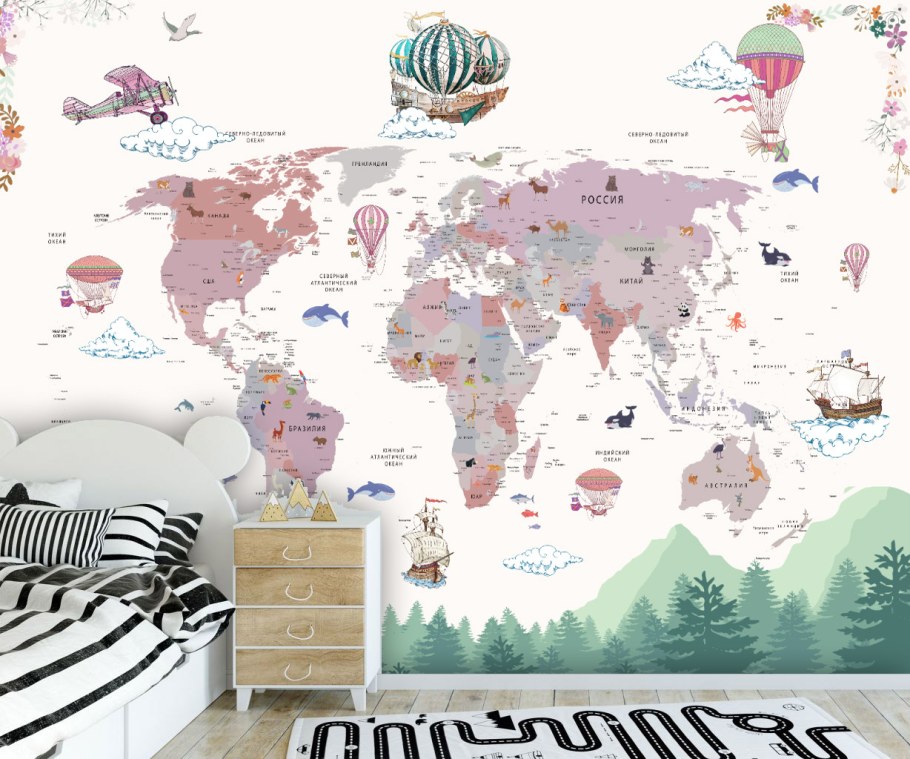 Детская для мальчика с обоями карта мира