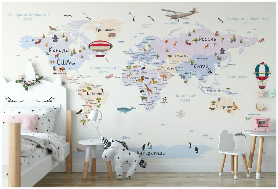 Детские фотообои карта мира с животными