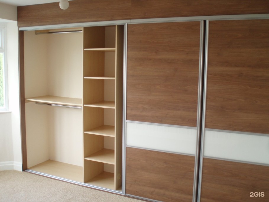 Гардеробные с дверями купе ДСП