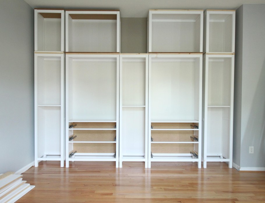 Каркасный встроенный шкаф