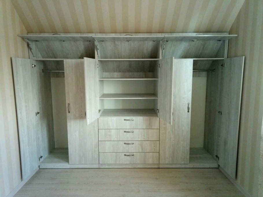 Встроенная мебель на даче