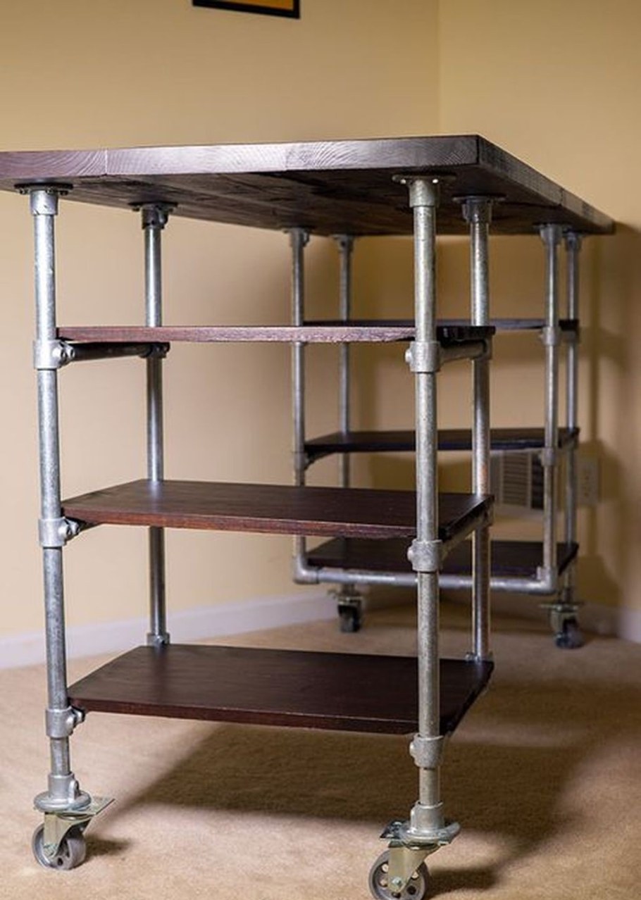 Полки из металлических труб