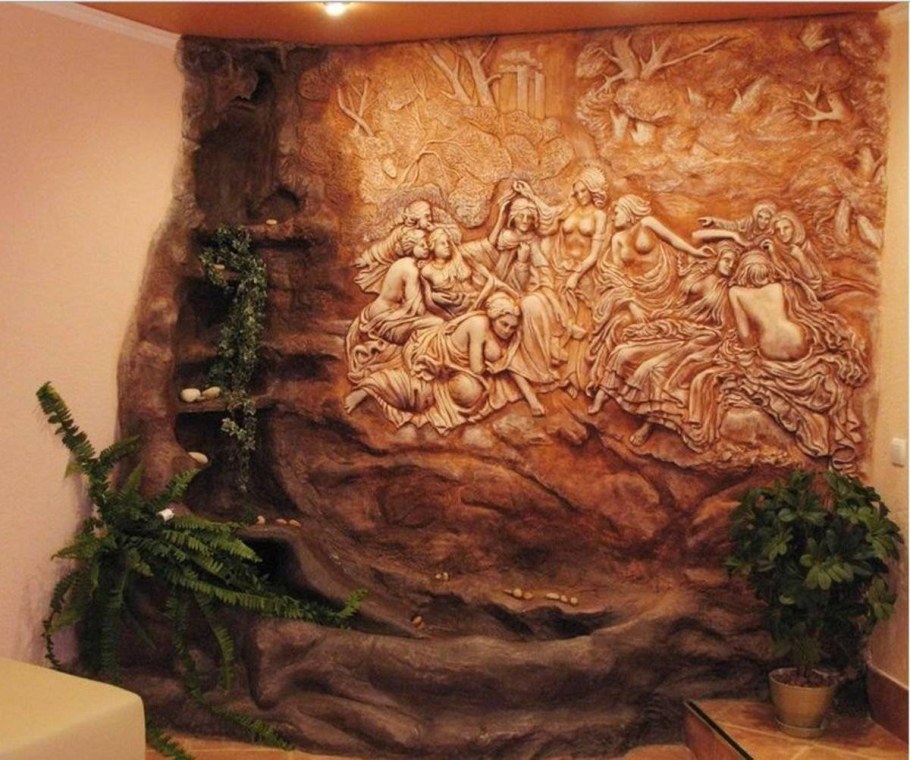 Барельеф в интерьере дерево