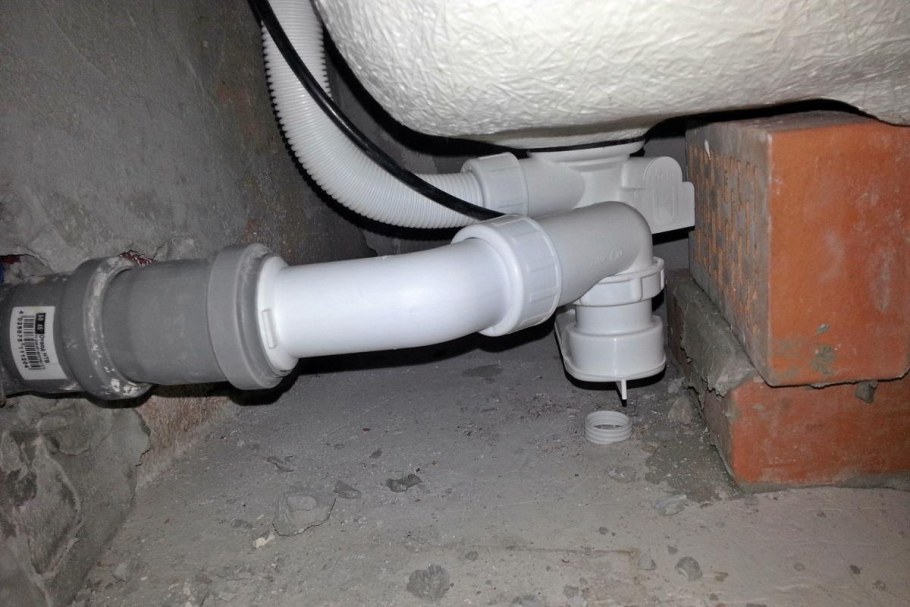 Сливная труба для ванной