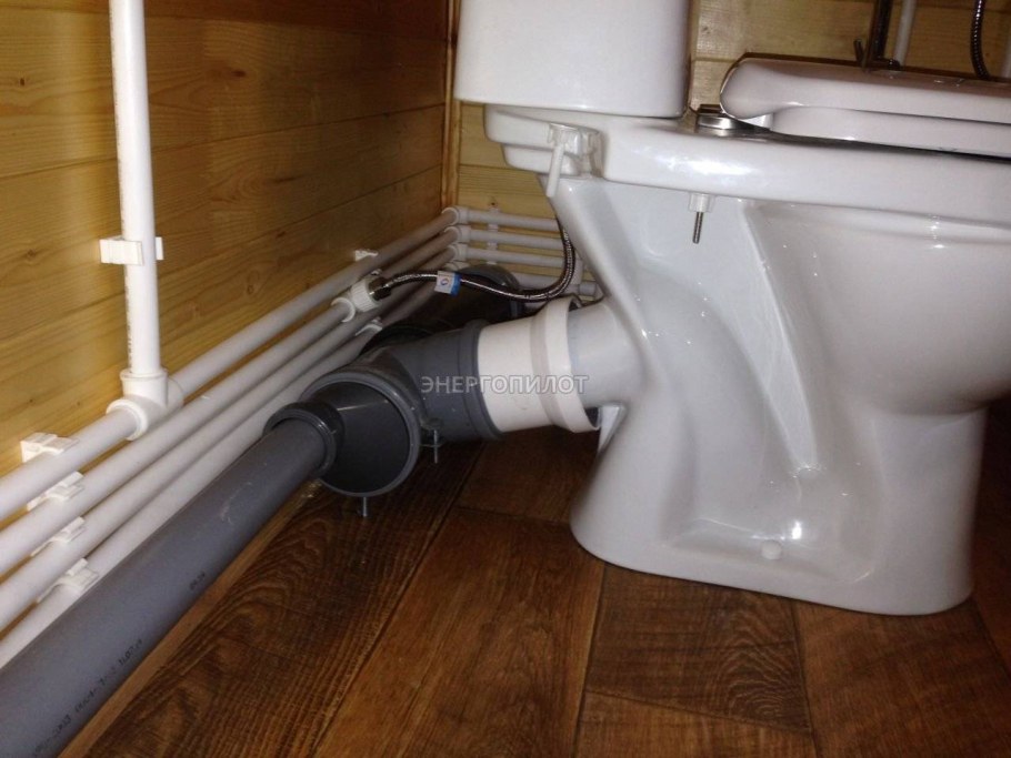 Подводка унитаза к канализации