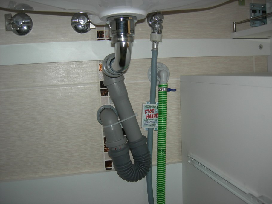 Водорозетка с сифоном для посудомоечной машины