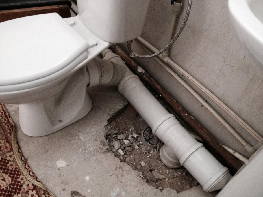 Подводка унитаза к канализации