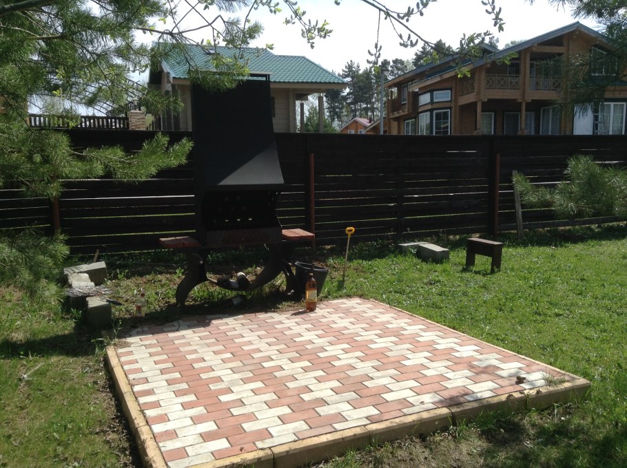 Площадка под мангал на даче
