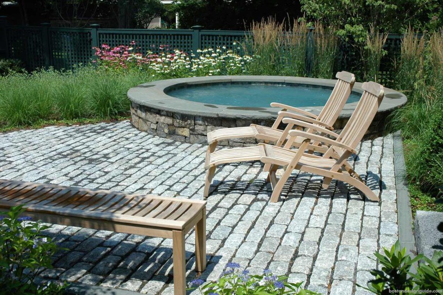 Шезлонги на участке