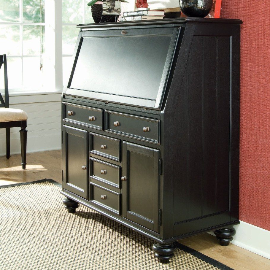 Секретер, мастер Бернард Молитор