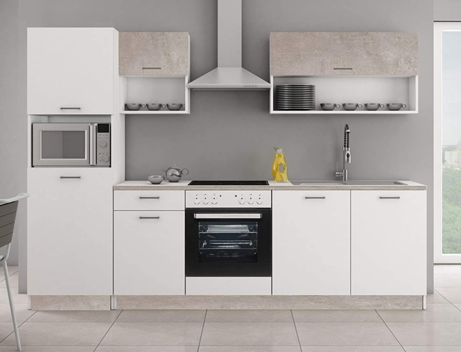 Кухонный гарнитур с пеналом