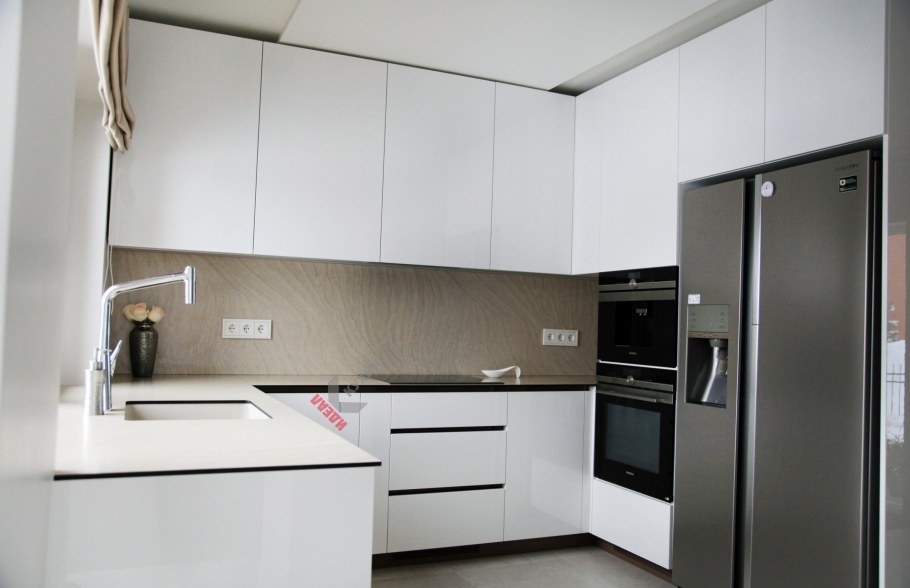 Угловая кухня Минимализм