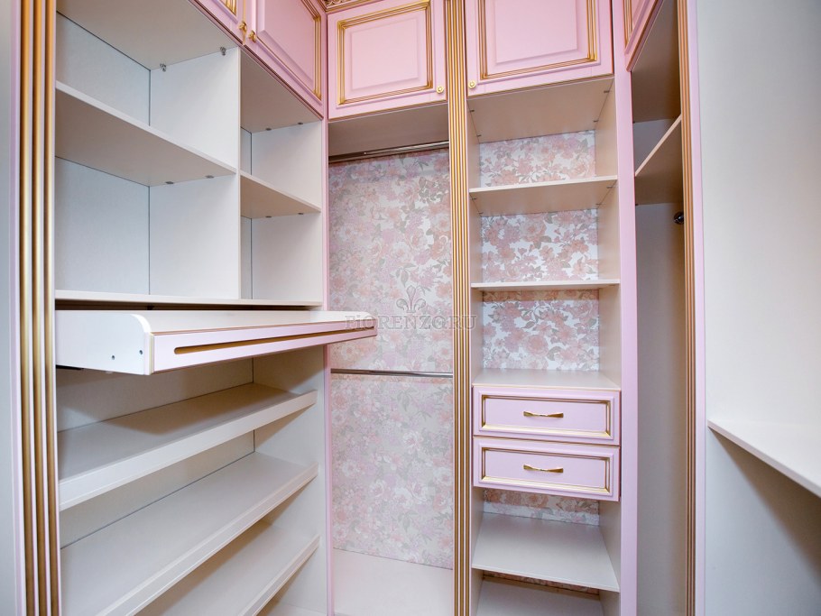 П-образные гардеробные комнаты маленькие