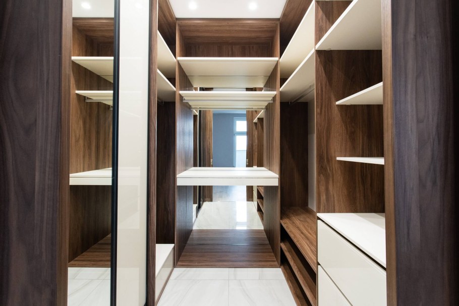 П образная прихожая