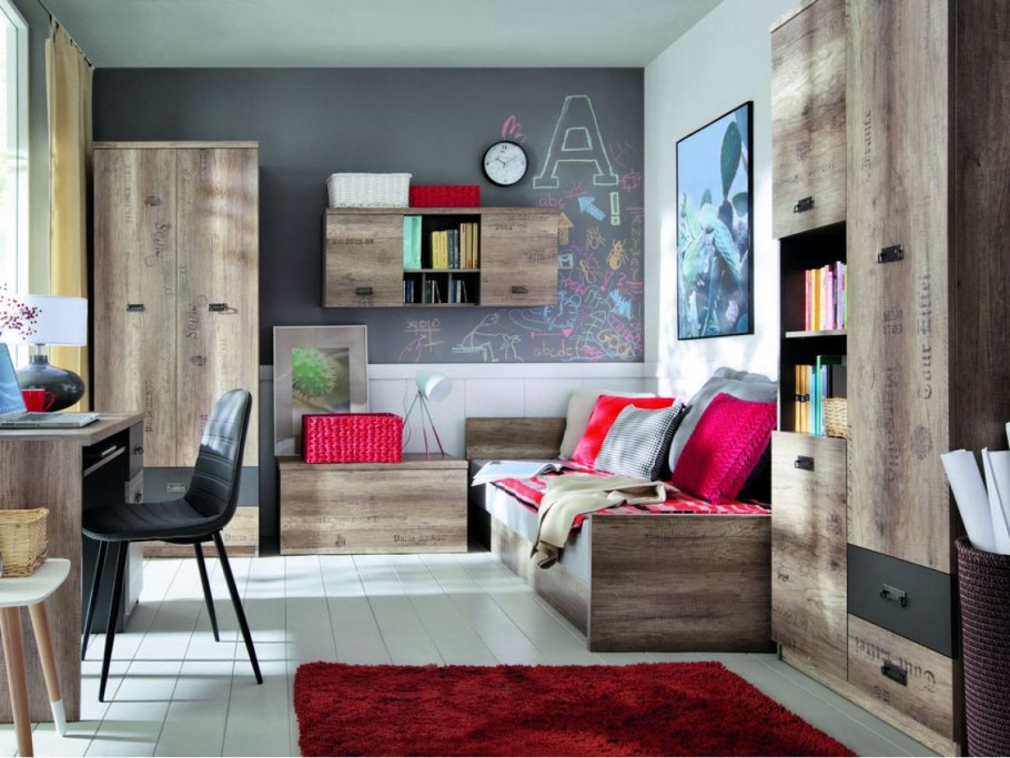 Кровать в гостиной