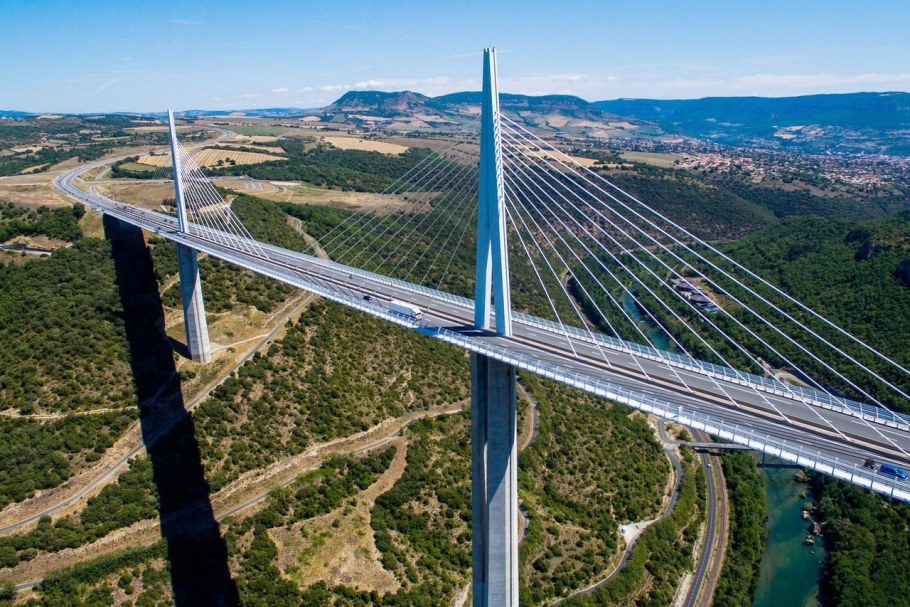 Виадук уз Англия